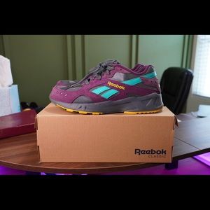 Reebok Aztrek “Outdoor Pack” Urban Violet Grey / Teal Yellow 
Size 9.5